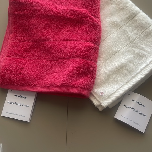 Super-Plush Hand Towels (1 Hibiscus, 1 Cream) - Picture 2 of 2